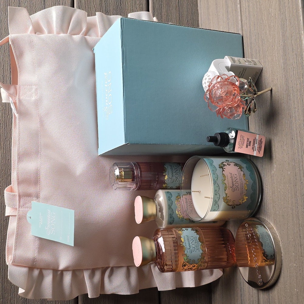 NEW Bath & Body Works Gift Set - Sweetest Song 🌹